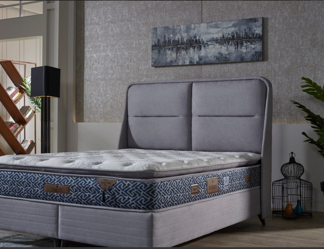 Pat cu spatiu de depozitare Varna 160x200